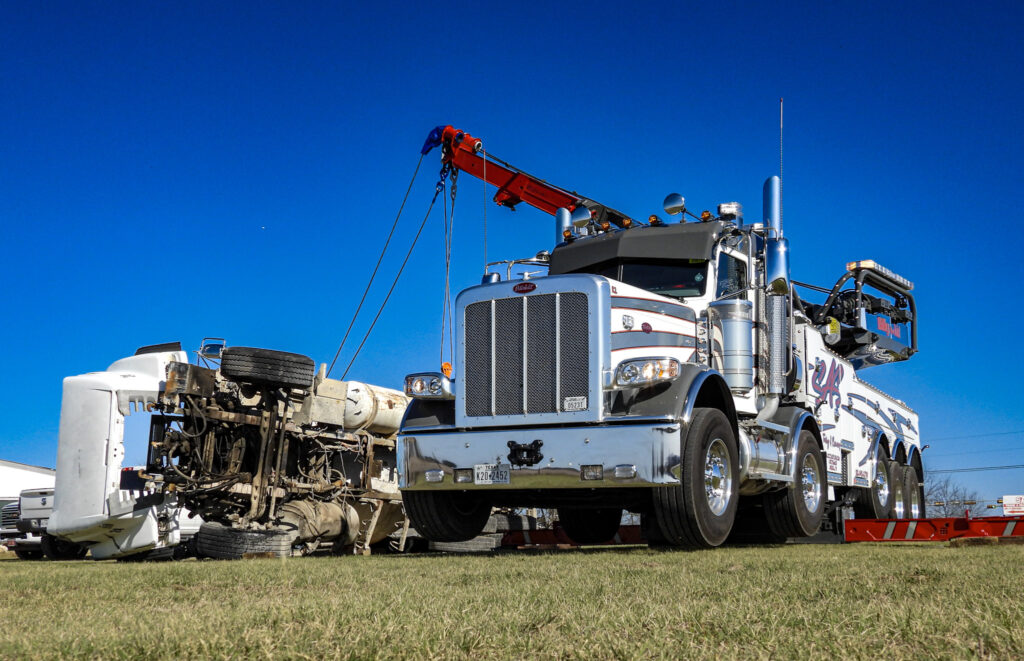 Heavy duty recovery Temple TX truck at work